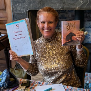 Hannah Gold book signing